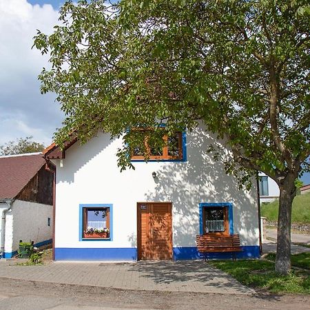 Apartman Na Vinarske Stezce Velke Bilovice ภายนอก รูปภาพ