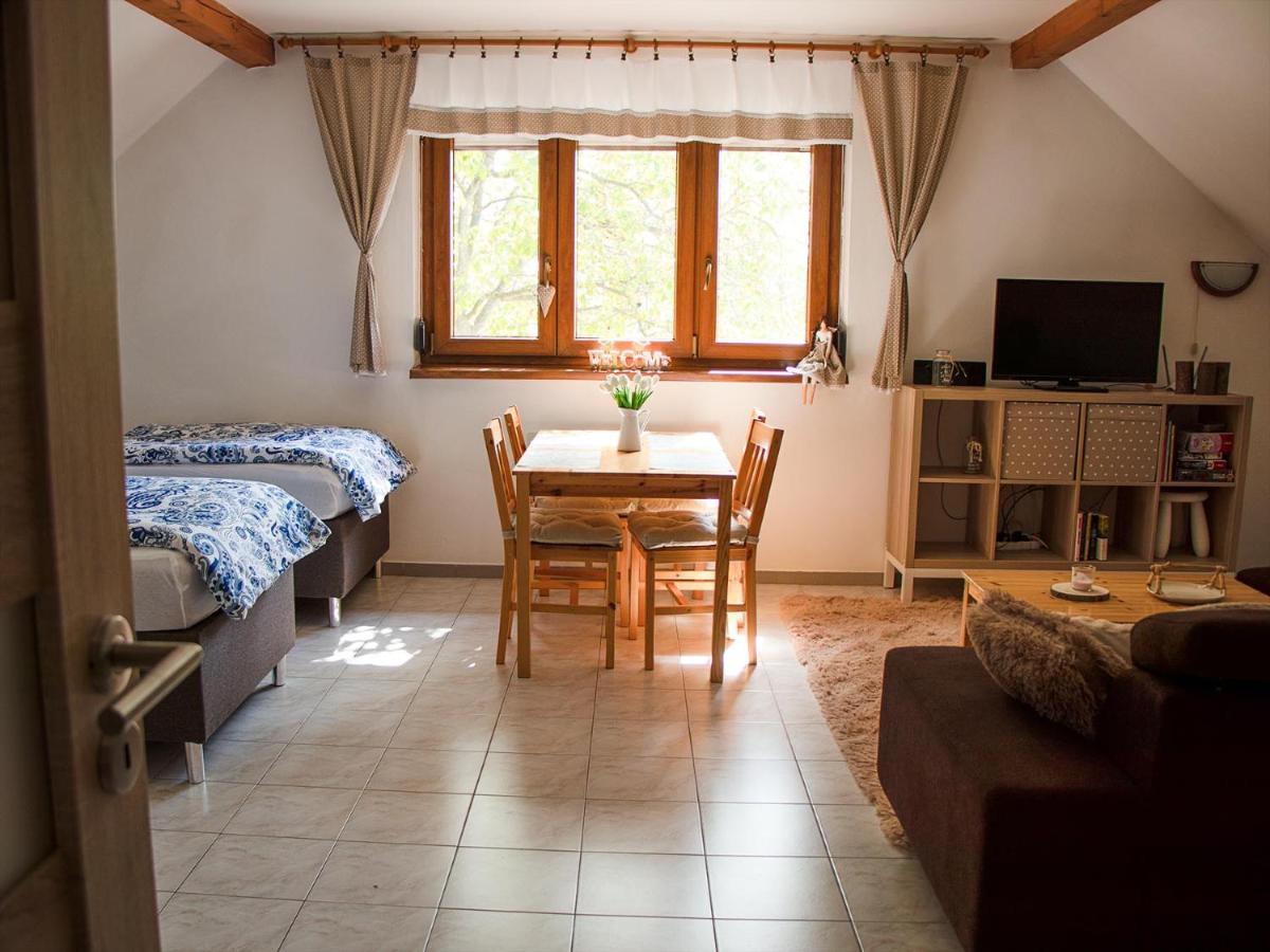 Apartman Na Vinarske Stezce Velke Bilovice ภายนอก รูปภาพ